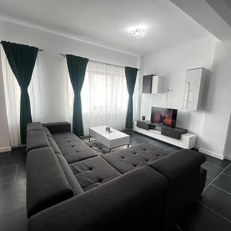 Marvellous Aparthotel With Master Apartments Suceava Exterior foto