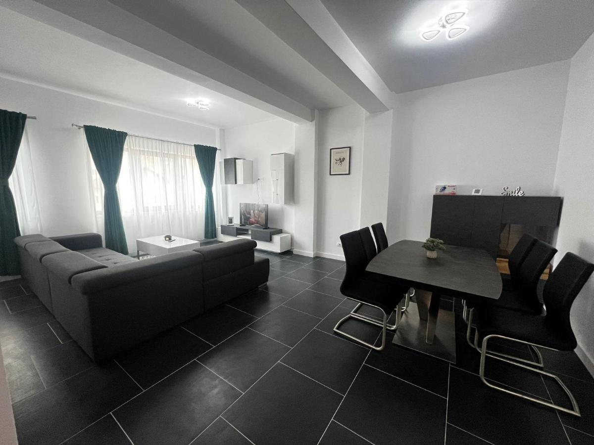 Marvellous Aparthotel With Master Apartments Suceava Exterior foto