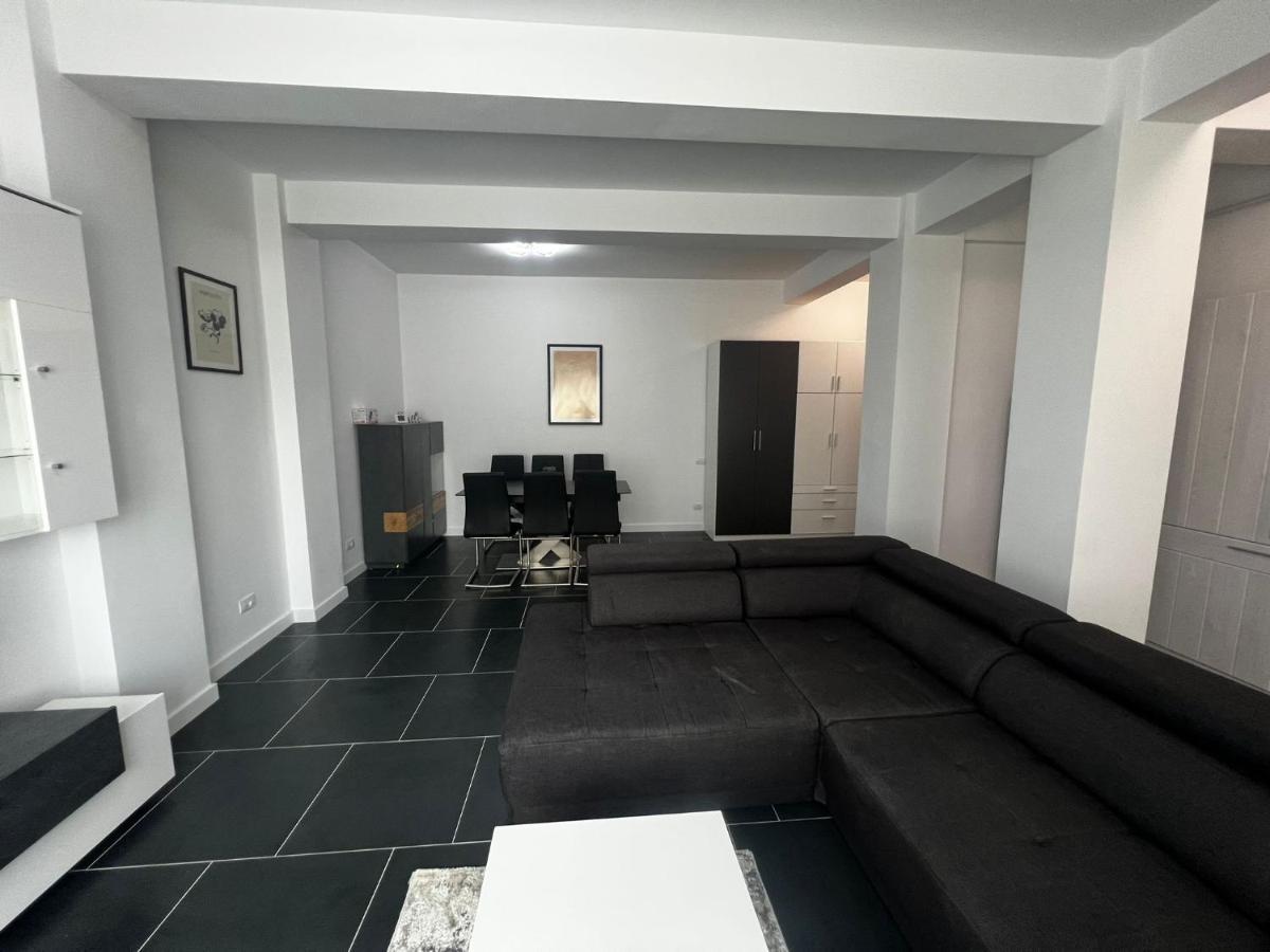 Marvellous Aparthotel With Master Apartments Suceava Exterior foto