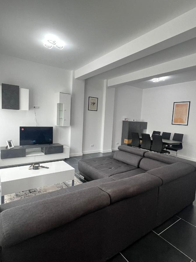 Marvellous Aparthotel With Master Apartments Suceava Exterior foto