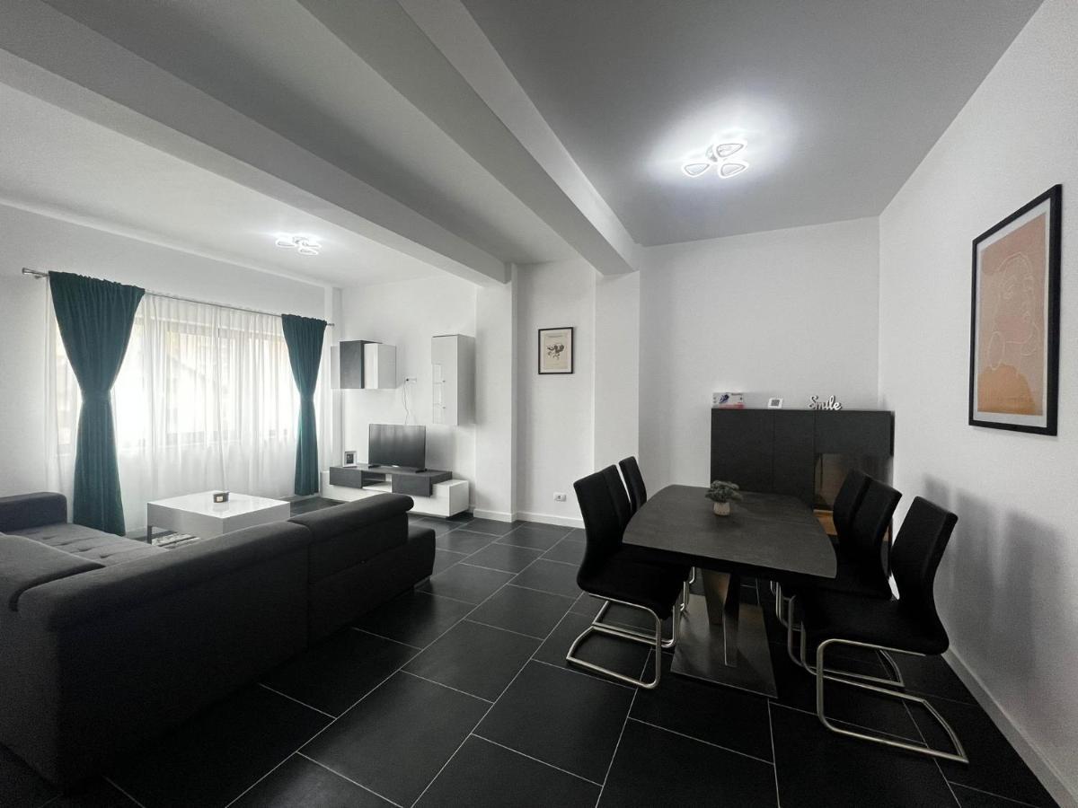 Marvellous Aparthotel With Master Apartments Suceava Exterior foto