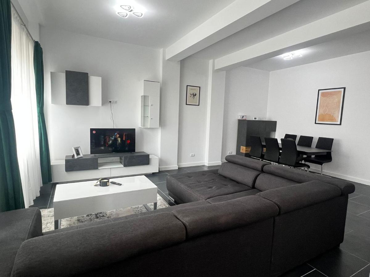 Marvellous Aparthotel With Master Apartments Suceava Exterior foto