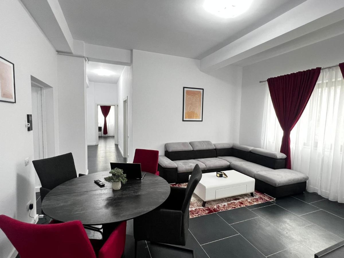 Marvellous Aparthotel With Master Apartments Suceava Exterior foto