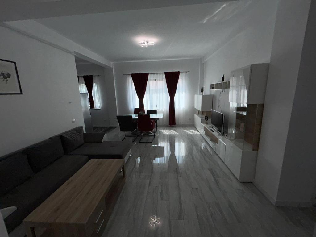 Marvellous Aparthotel With Master Apartments Suceava Exterior foto